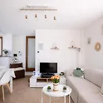 Ca Dai Noni - Family & Pet Friendly - Terrace - Near Maggiore 아파트 *